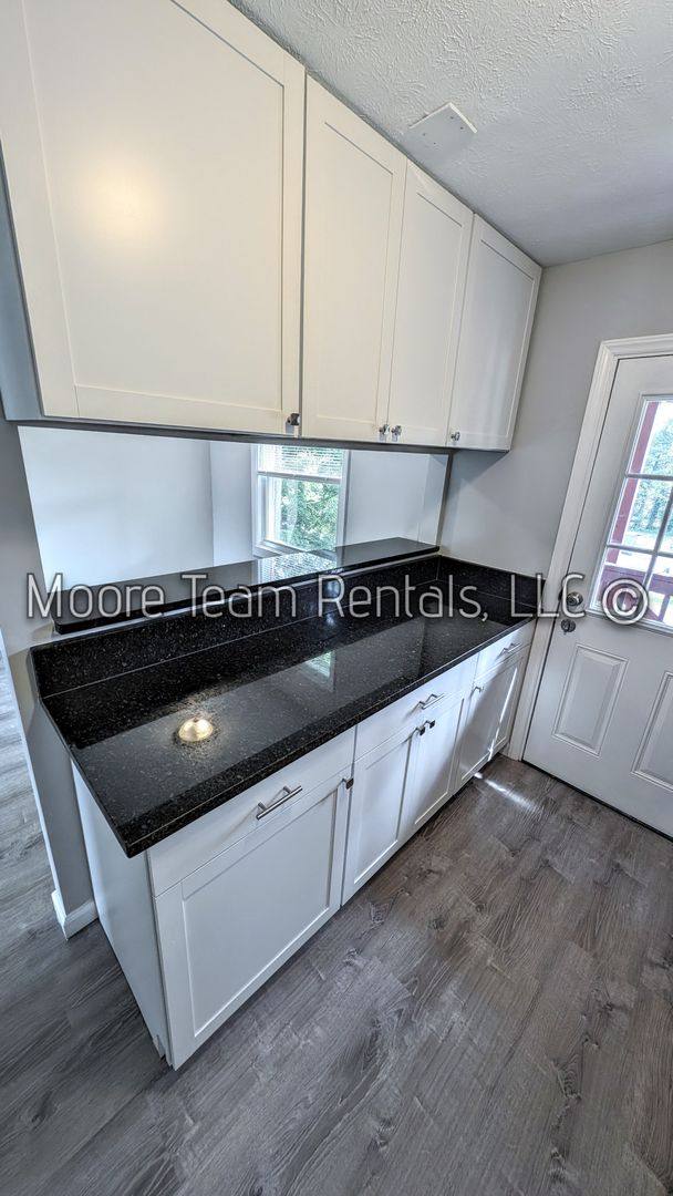 Apartment for rent at 408 Sixth Ave W, Hendersonville, NC 28739