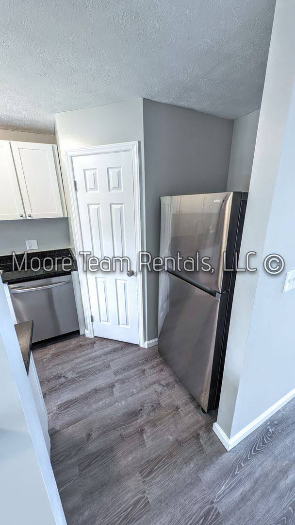 Apartment for rent at 408 Sixth Ave W, Hendersonville, NC 28739