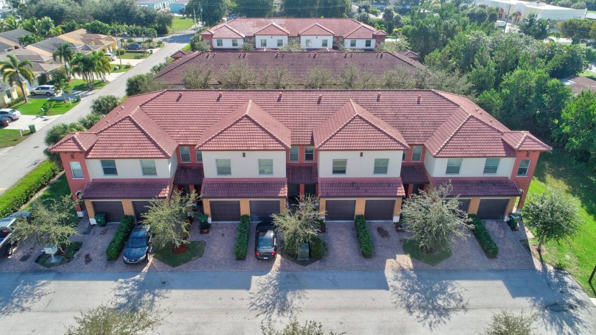 Apartment for rent at 100 Williams Court, Lake Worth, FL 33461