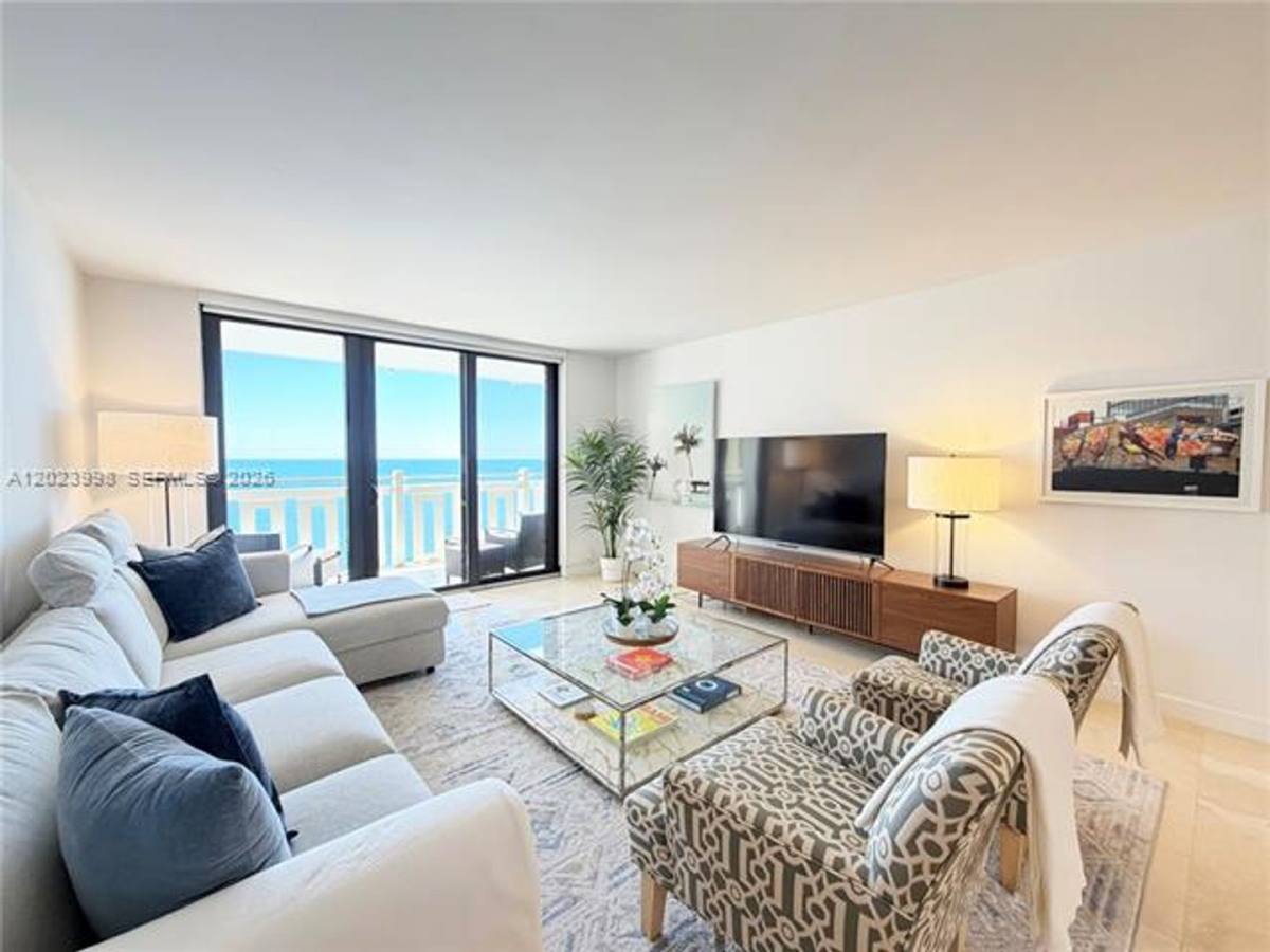 Condo for rent at 1111 Crandon Blvd, Key Biscayne, FL 33149