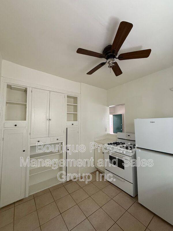 Apartment for rent at 1614 E Broadway #7, Long Beach, CA 90802