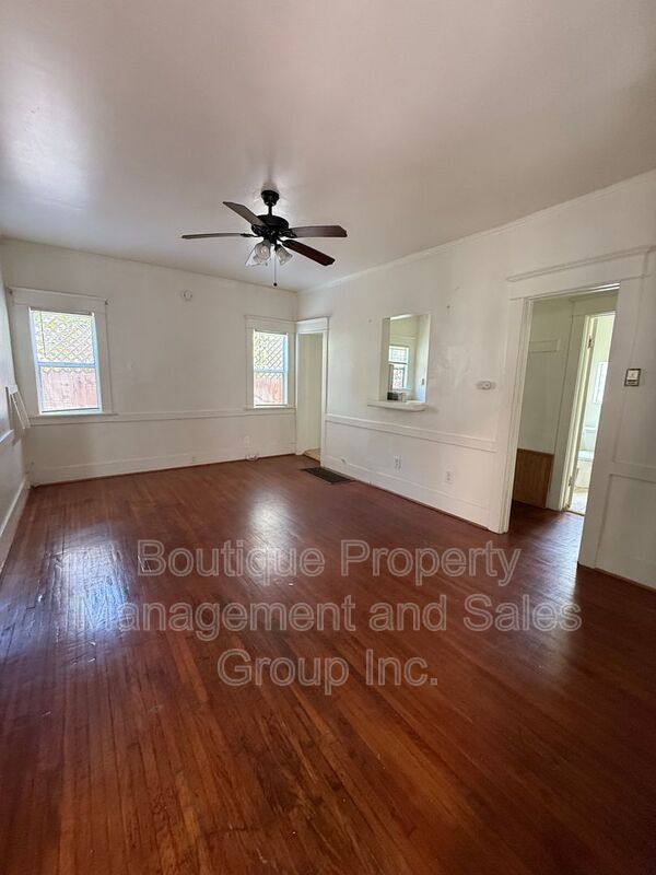 Apartment for rent at 1614 E Broadway #7, Long Beach, CA 90802