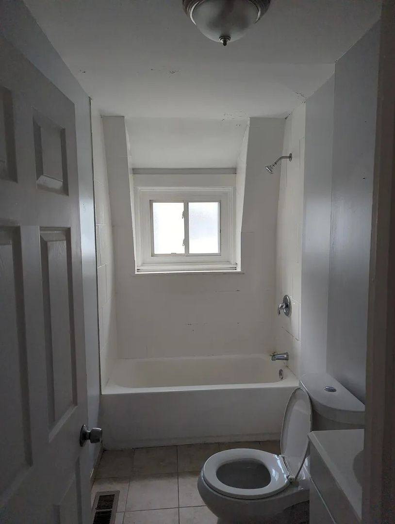 House for rent at 1116 Bellaire Ave, Pittsburgh, PA 15226