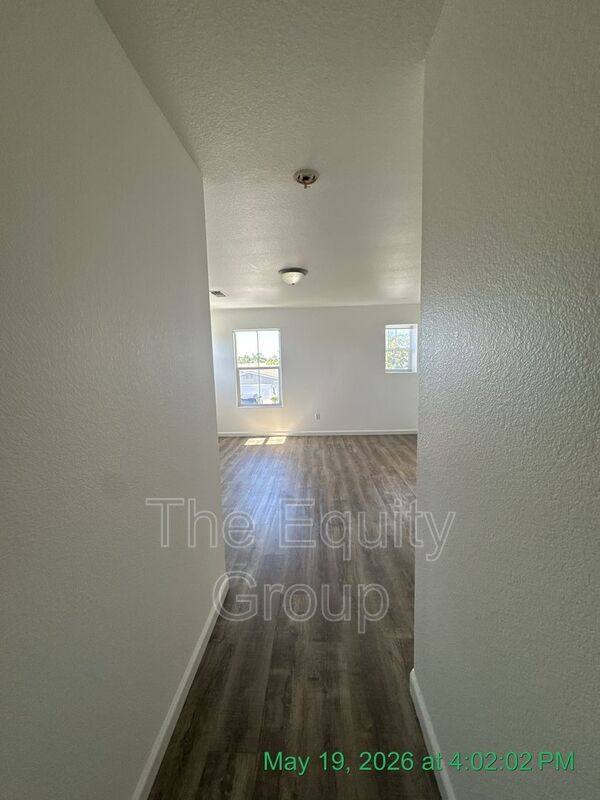 House for rent at 2020 Golden Way, Dinuba, CA 93618