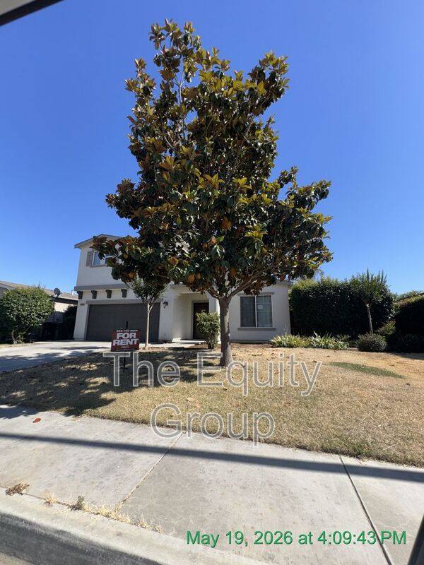 House for rent at 2020 Golden Way, Dinuba, CA 93618