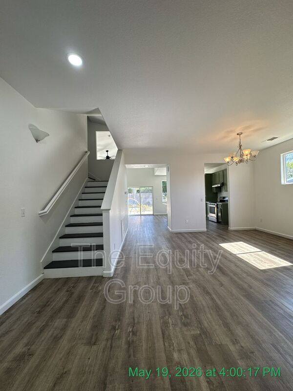 House for rent at 2020 Golden Way, Dinuba, CA 93618