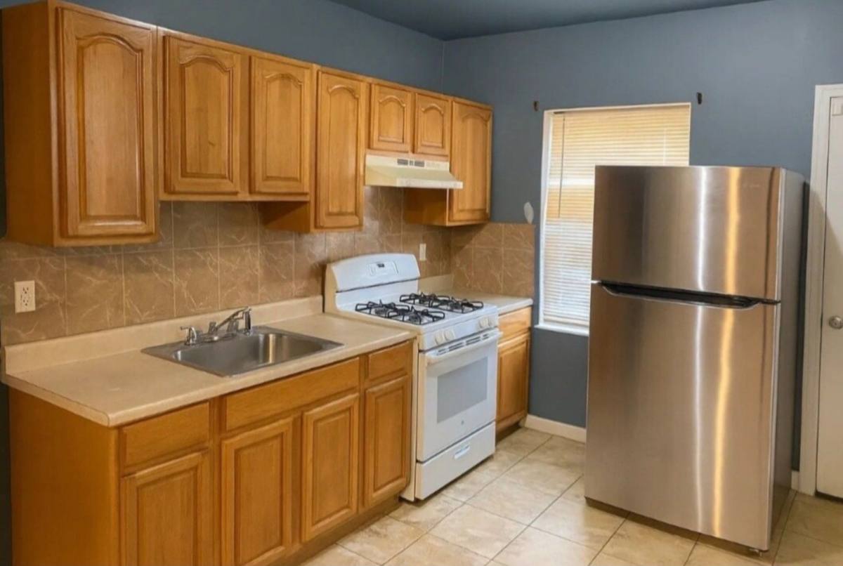 House for rent at 2115 Sigel St, Philadelphia, PA 19145