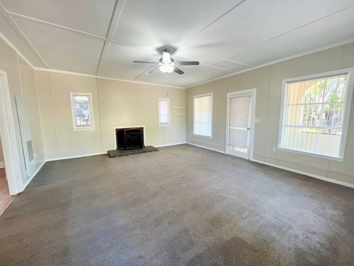 Apartment for rent at 264 Avalon Dr, Vista, CA 92084