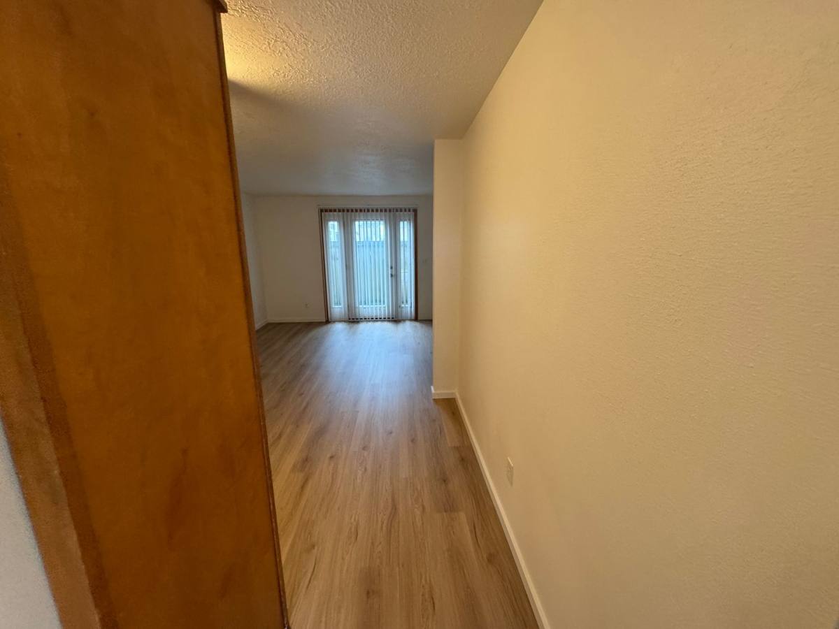 Apartment for rent at 928 SW 11th St, Newport, OR 97365