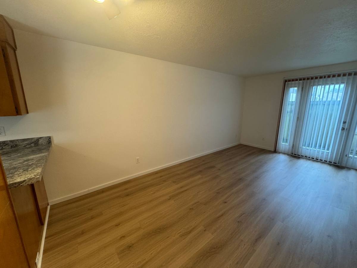 Apartment for rent at 928 SW 11th St, Newport, OR 97365
