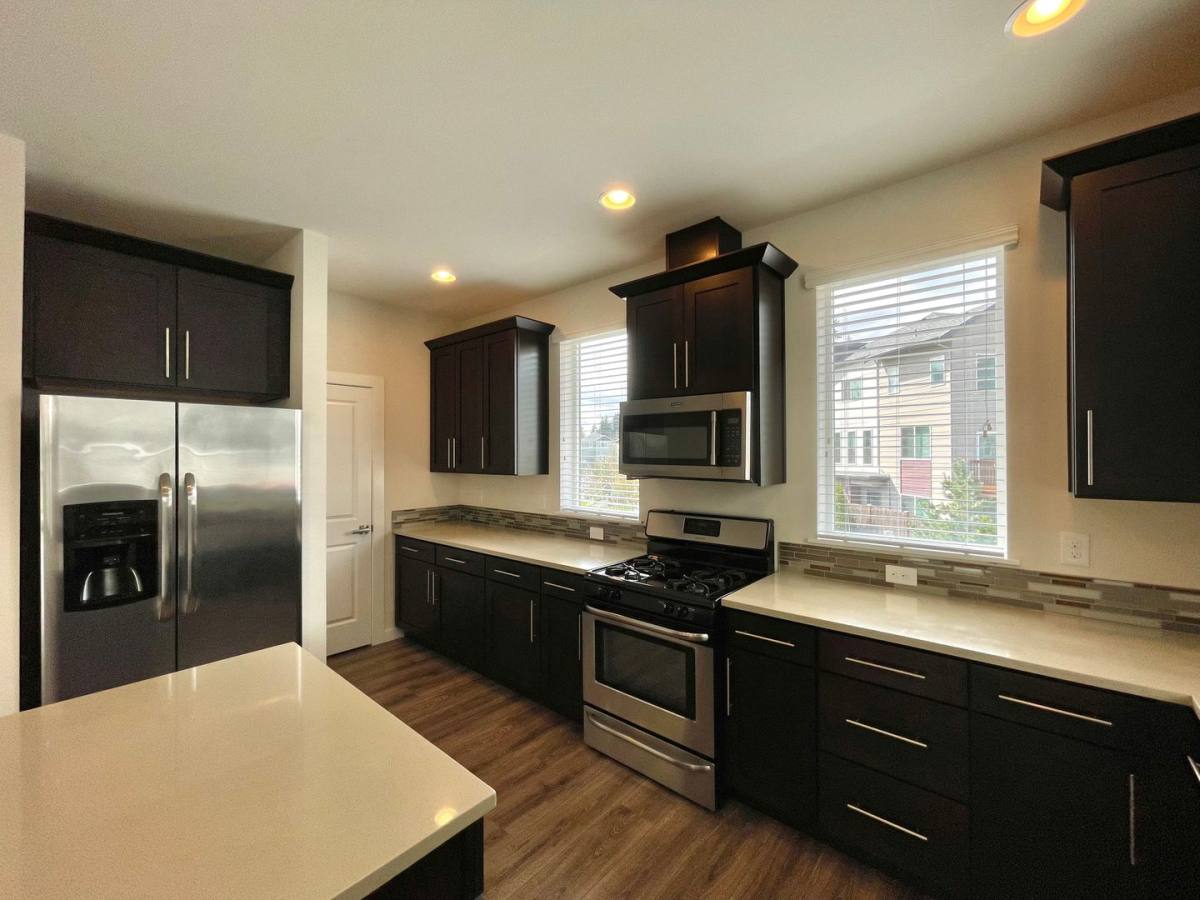 Townhouse for rent at 1921 129th Place SW, Everett, WA 98204
