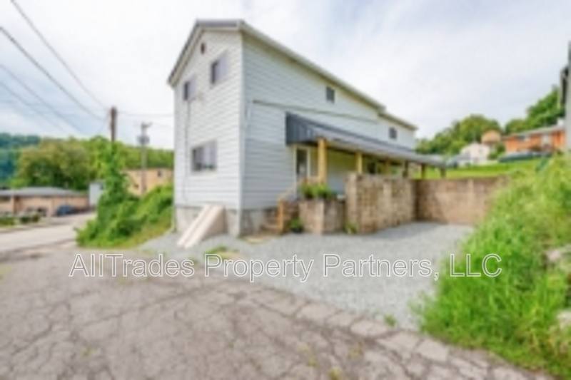 House for rent at 408 Chestnut St, McKeesport, PA 15132