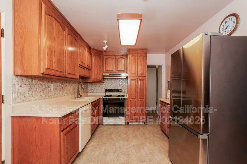 House for rent at 10 Nancy Dr, Novato, CA 94947