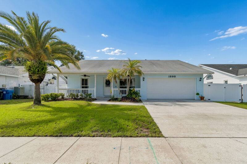 House for rent at 1898 76th Place N, Saint Petersburg, FL 33702
