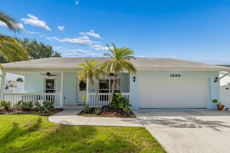 House for rent at 1898 76th Place N, Saint Petersburg, FL 33702