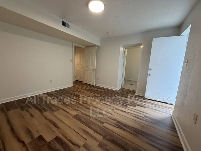 Apartment for rent at 527 Duquesne Ave #1, Trafford, PA 15085