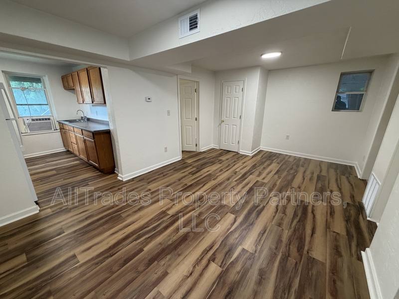 Apartment for rent at 527 Duquesne Ave #1, Trafford, PA 15085
