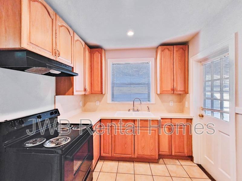 House for rent at 425 47th St W, Jacksonville, FL 32208