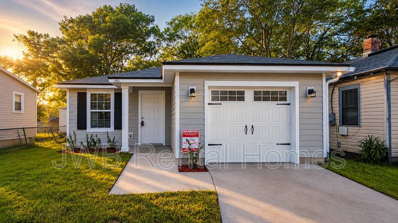 House for rent at 1923 Broadway Ave, Jacksonville, FL 32209