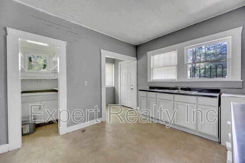 House for rent at 608 5th Ave, Birmingham, AL 35228