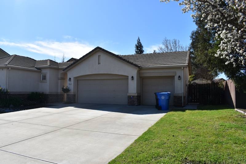 House for rent at 2261 Pillsbury Rd, Manteca, CA 95337