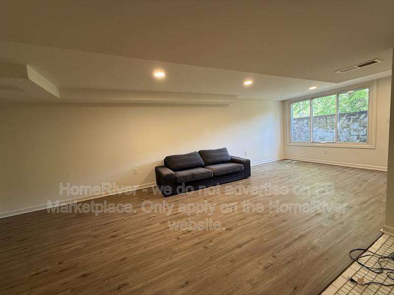House for rent at 3400 Radnor Place, Falls Church, VA 22042