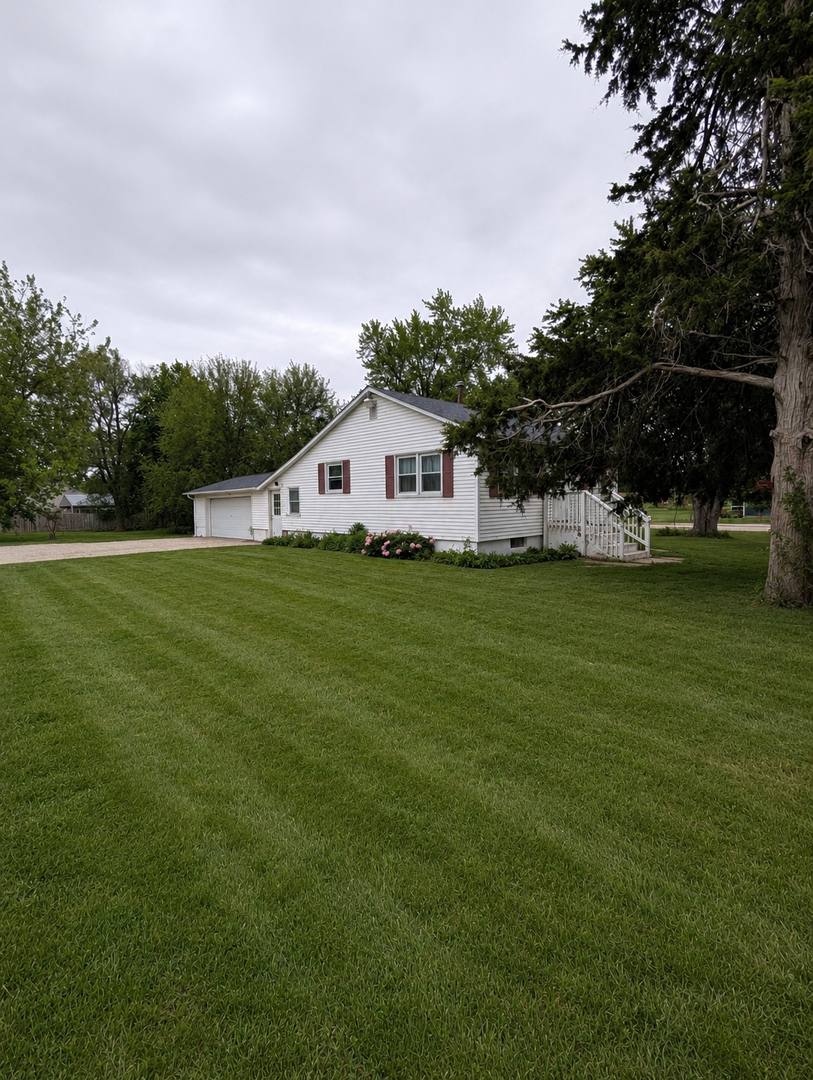 House for rent at 17368 214th St, Davenport, IA 52807