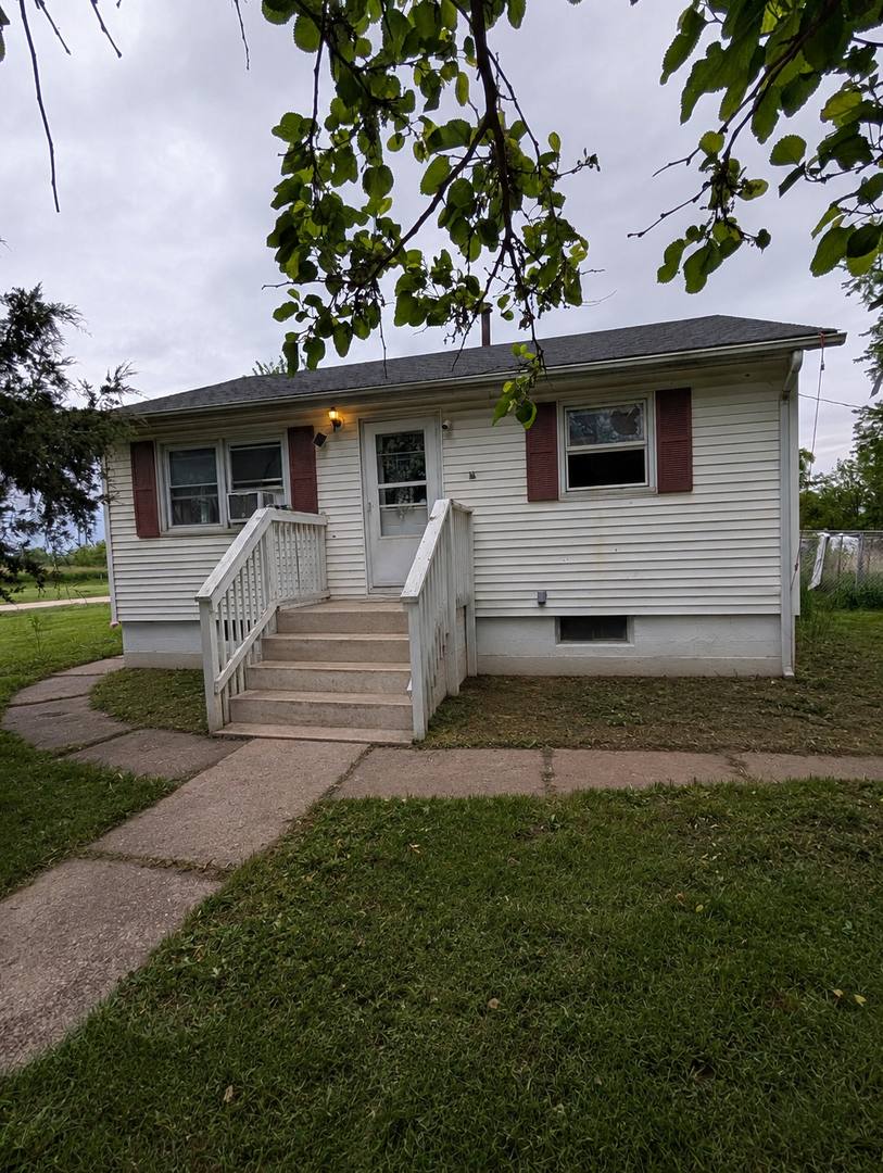House for rent at 17368 214th St, Davenport, IA 52807