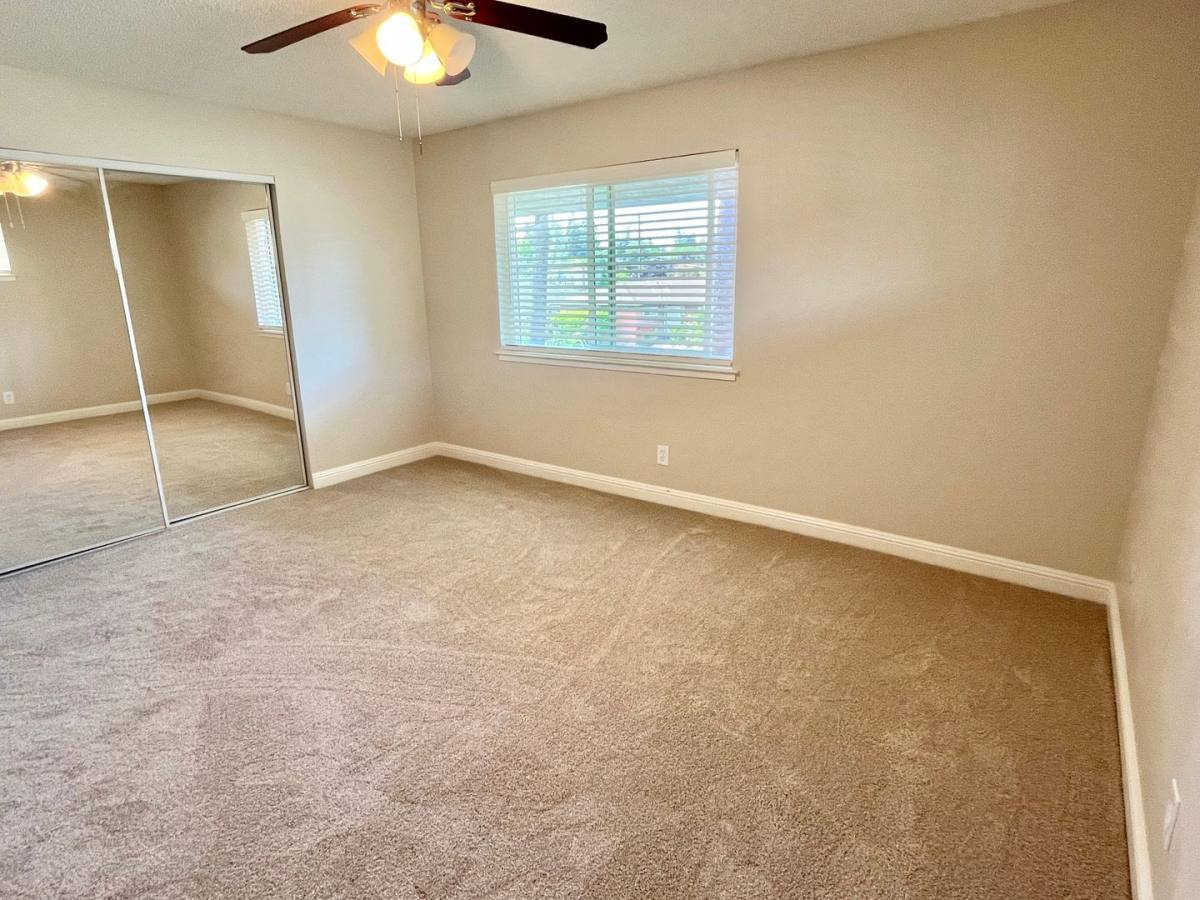 Apartment for rent at 5981 Lake Crest Way, Sacramento, CA 95822