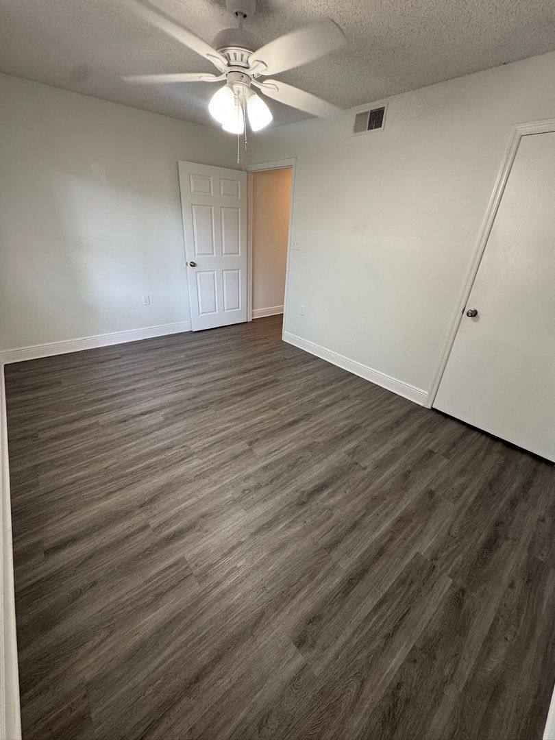 Apartment for rent at 1197 Bentley Rd, Leesburg, FL 34748