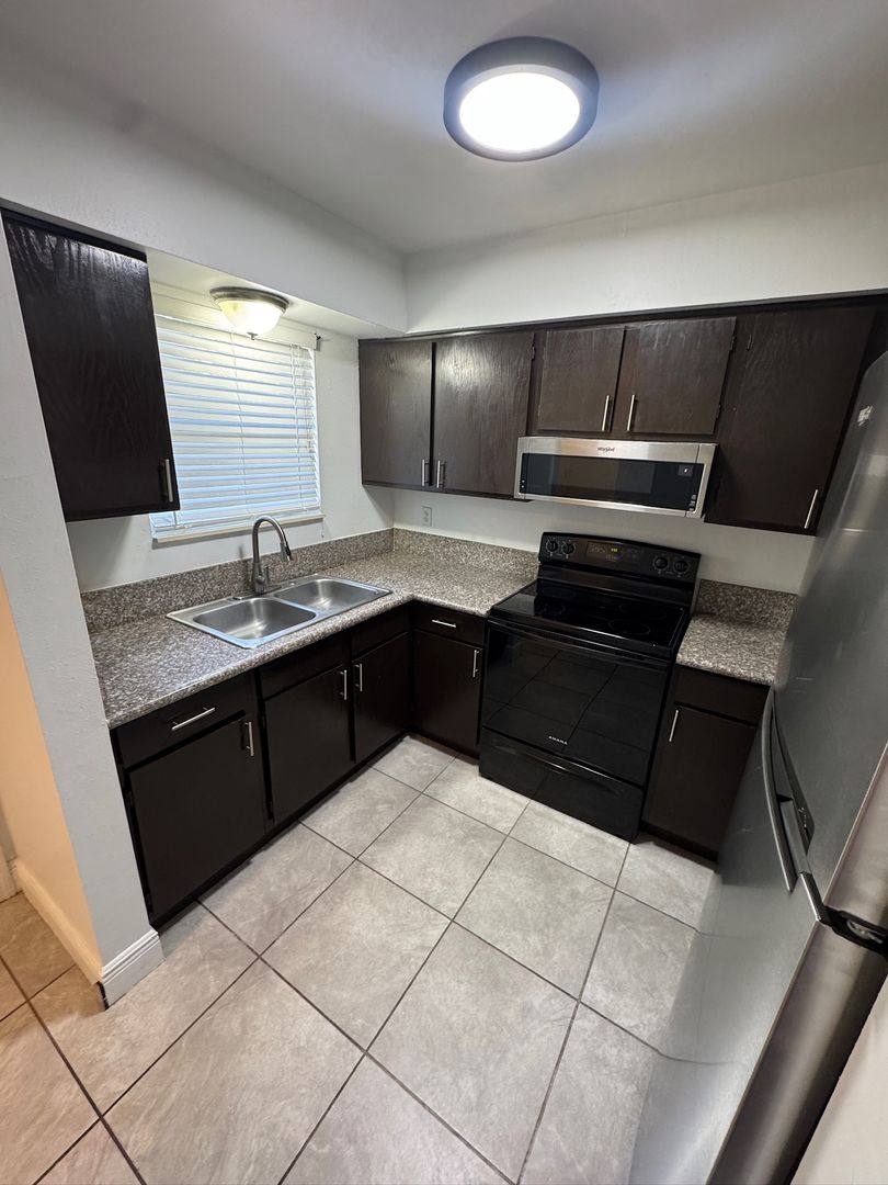 Apartment for rent at 1197 Bentley Rd, Leesburg, FL 34748