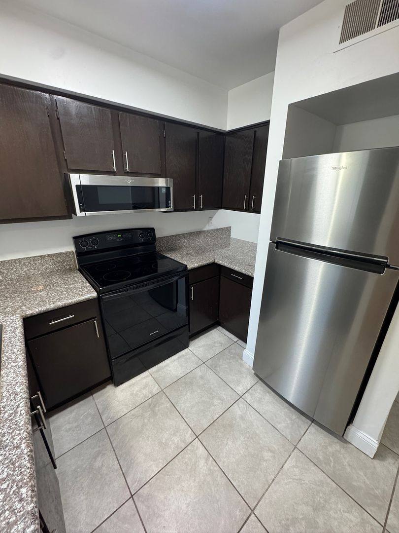Apartment for rent at 1197 Bentley Rd, Leesburg, FL 34748