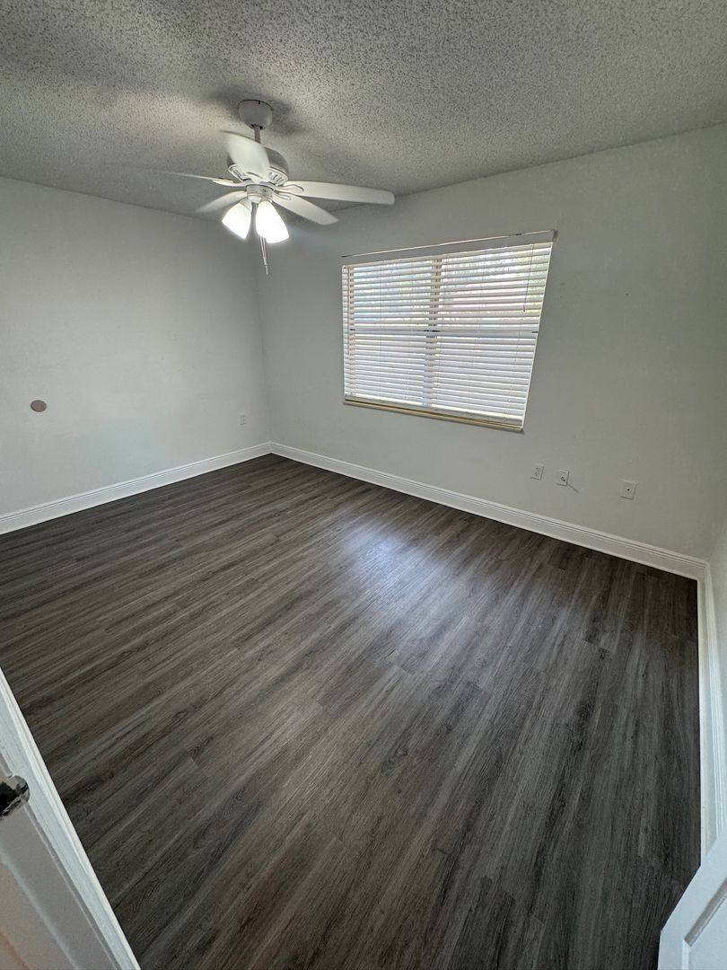 Apartment for rent at 1197 Bentley Rd, Leesburg, FL 34748