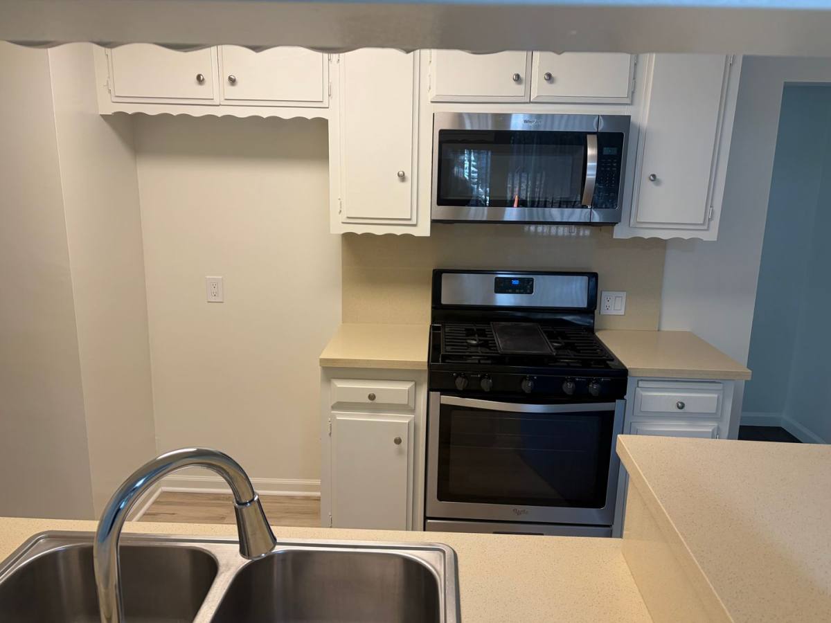 Apartment for rent at 665 W Sierra Madre Blvd, Sierra Madre, CA 91024