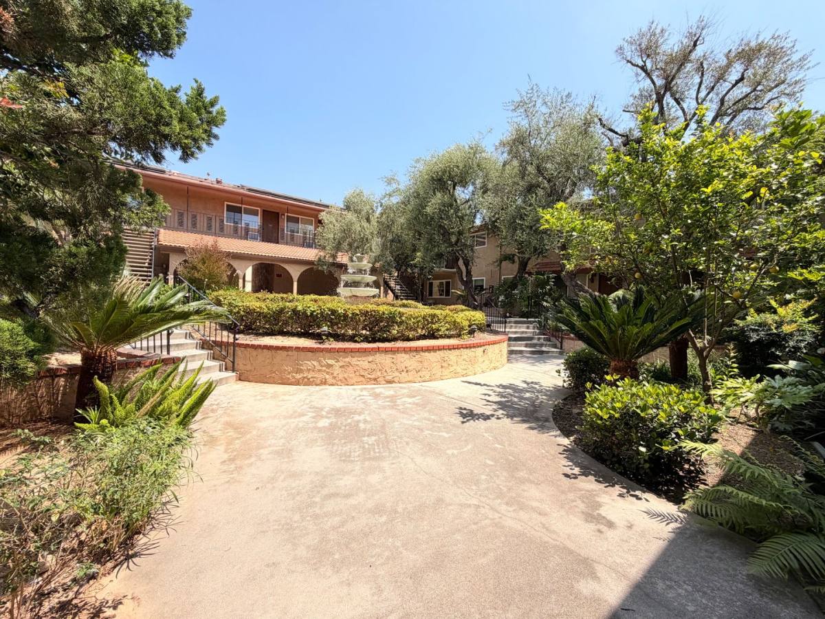 Apartment for rent at 665 W Sierra Madre Blvd, Sierra Madre, CA 91024