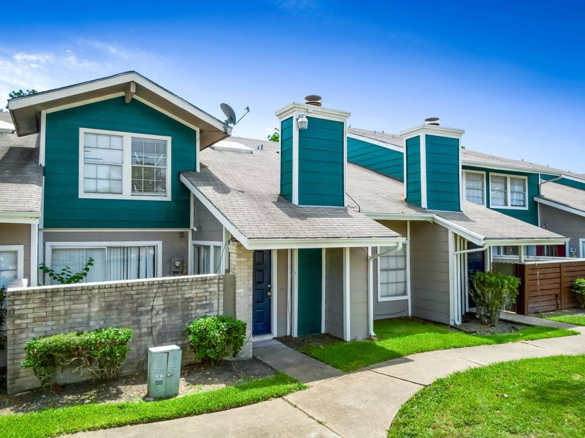 Townhouse for rent at 12247 Sunset Meadow Lane, Houston, TX 77035