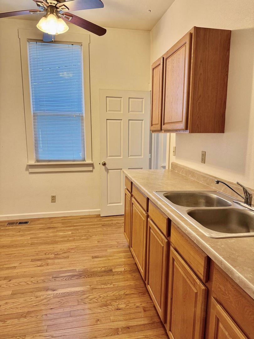 Apartment for rent at 20-32 S Porter St, Portland, OR 97201