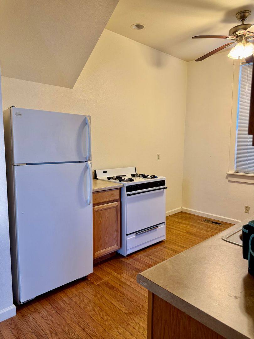Apartment for rent at 20-32 S Porter St, Portland, OR 97201