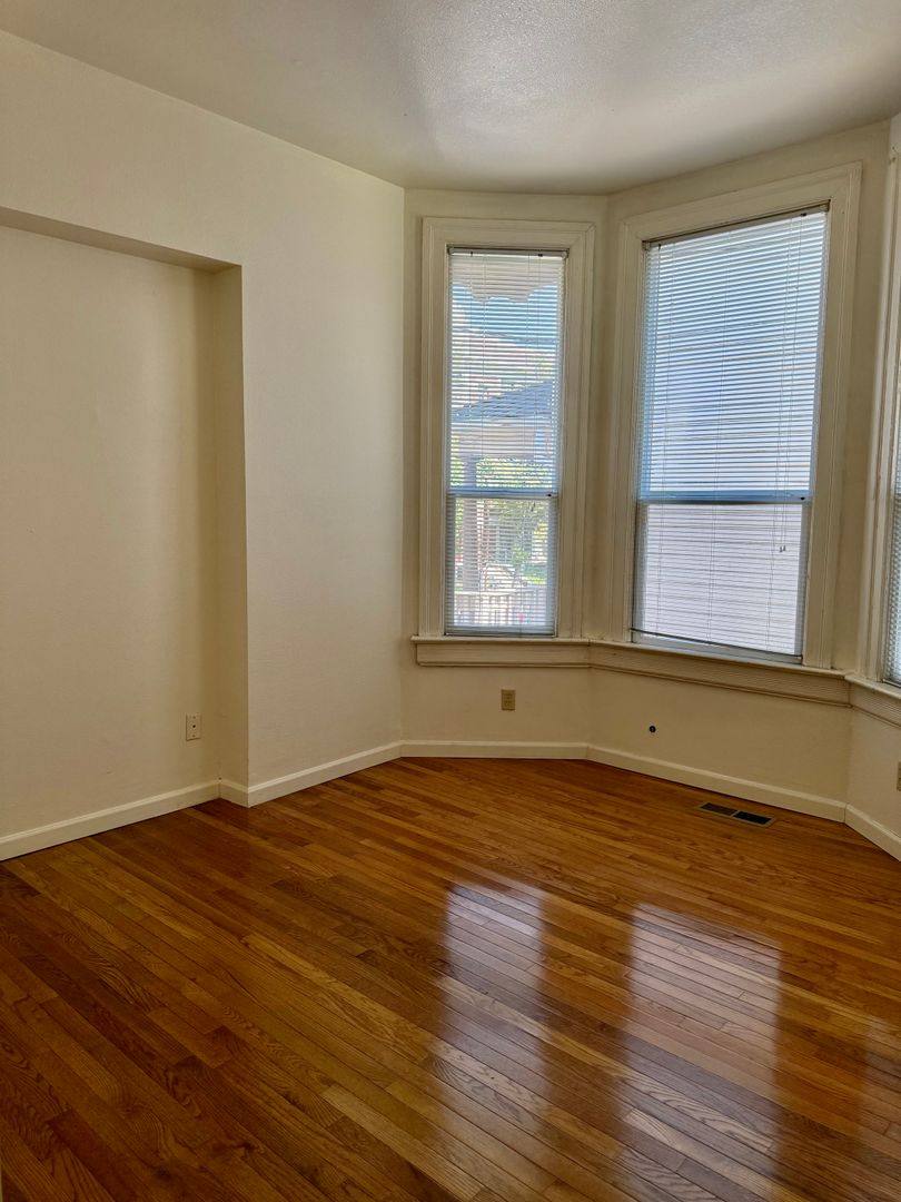 Apartment for rent at 20-32 S Porter St, Portland, OR 97201