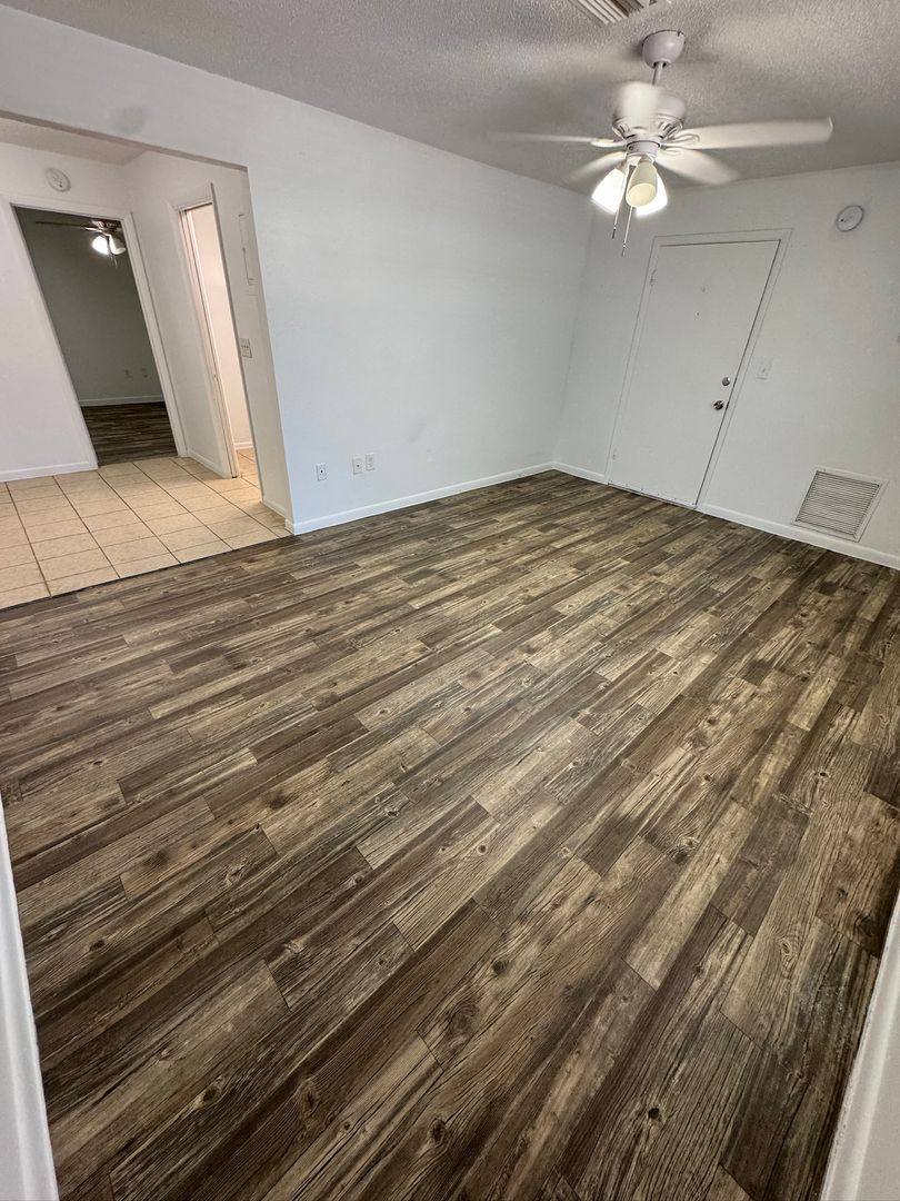 Apartment for rent at 1727-4 NE 2nd St, Ocala, FL 34470