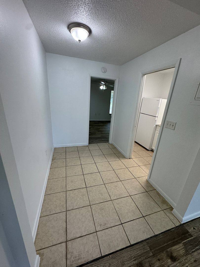 Apartment for rent at 1727-4 NE 2nd St, Ocala, FL 34470