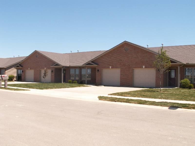 Apartment for rent at 107 Brookside Dr, Anna, OH 45302