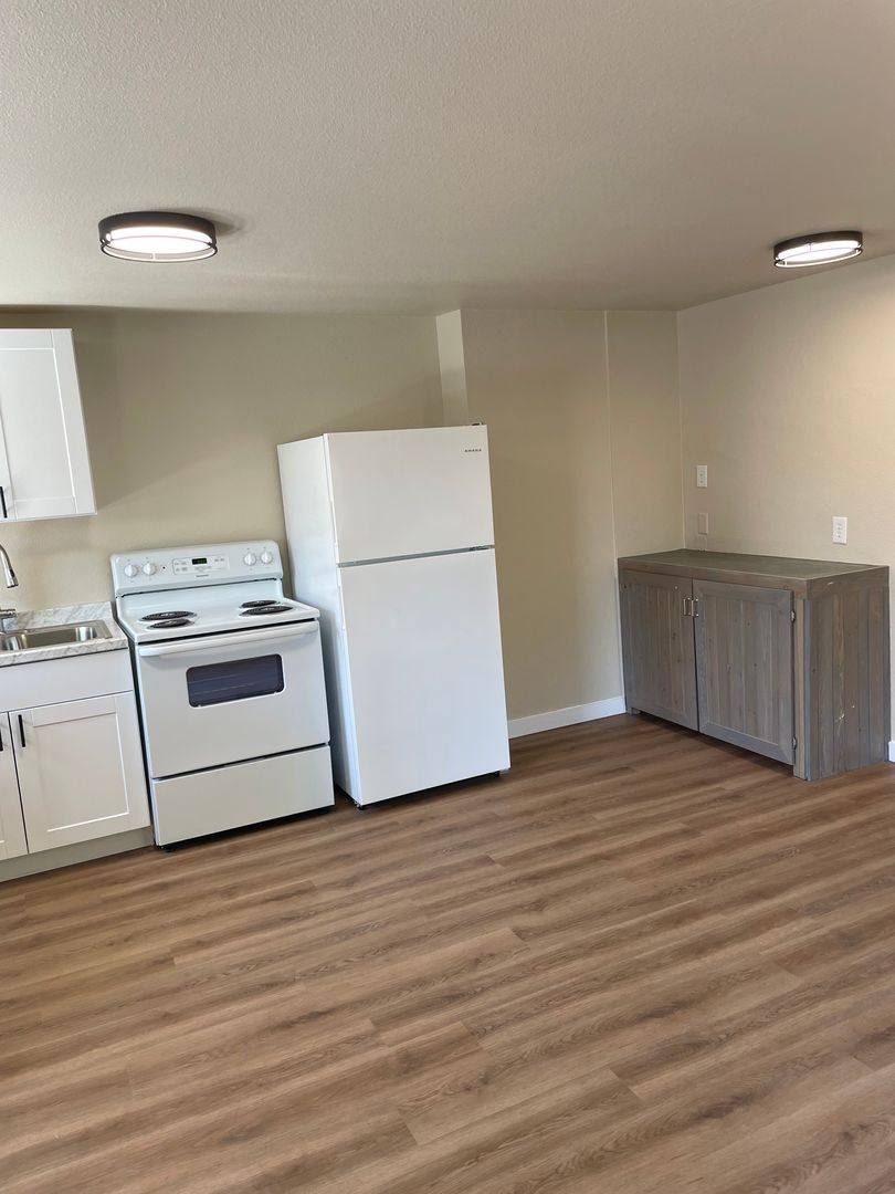 Apartment for rent at 432 Holly St, Medford, OR 97501