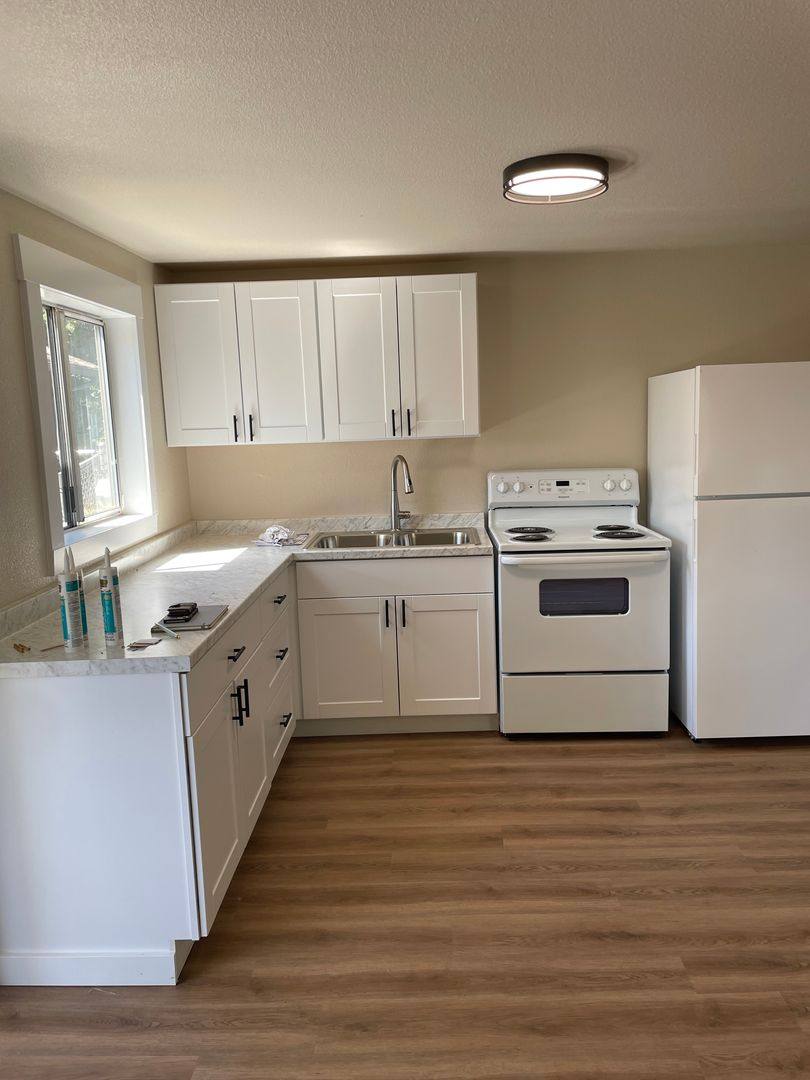 Apartment for rent at 432 Holly St, Medford, OR 97501