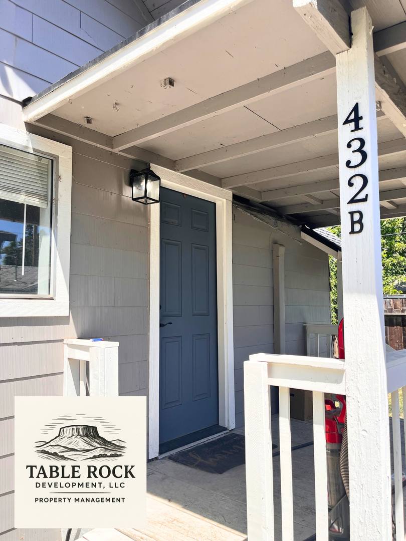 Apartment for rent at 432 Holly St, Medford, OR 97501