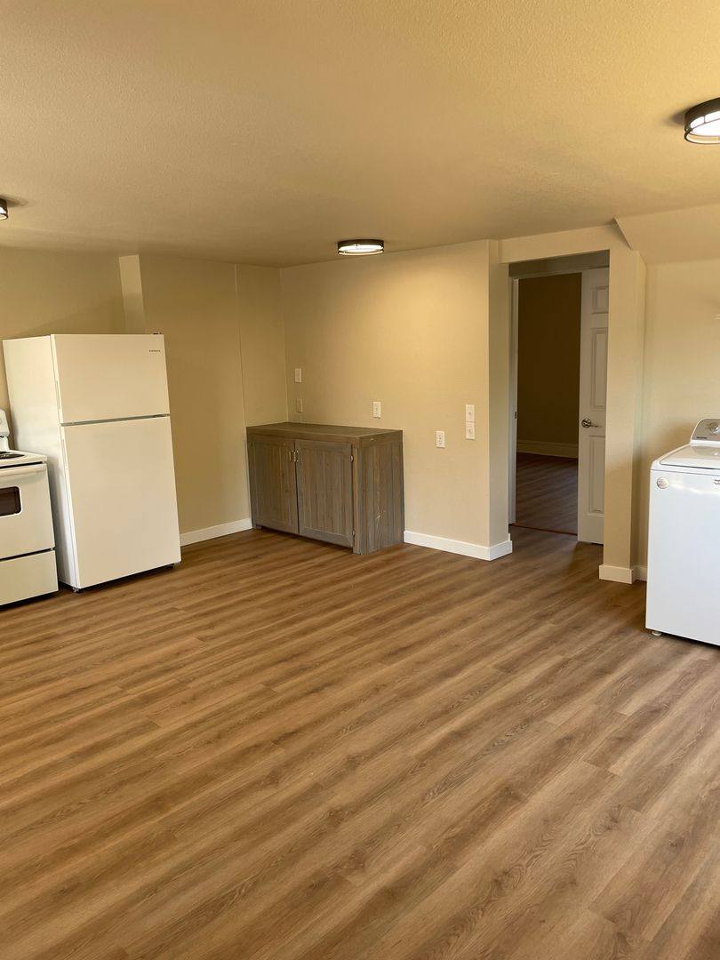 Apartment for rent at 432 Holly St, Medford, OR 97501