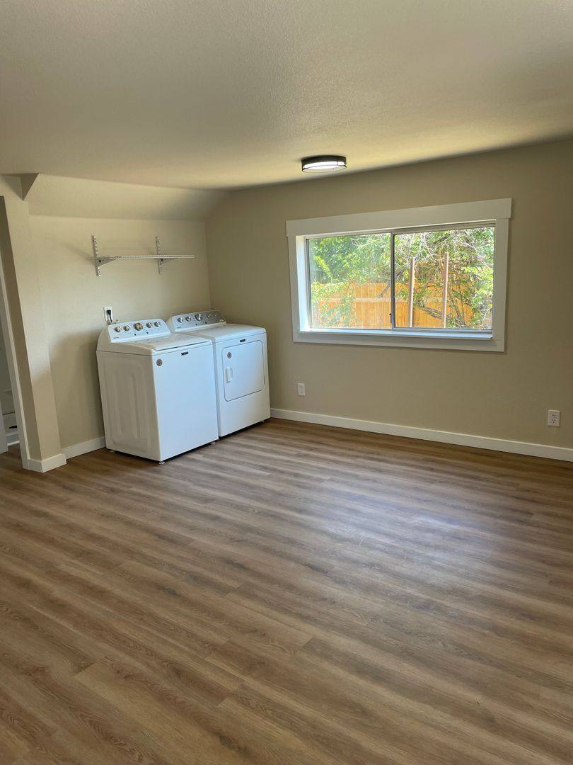 Apartment for rent at 432 Holly St, Medford, OR 97501