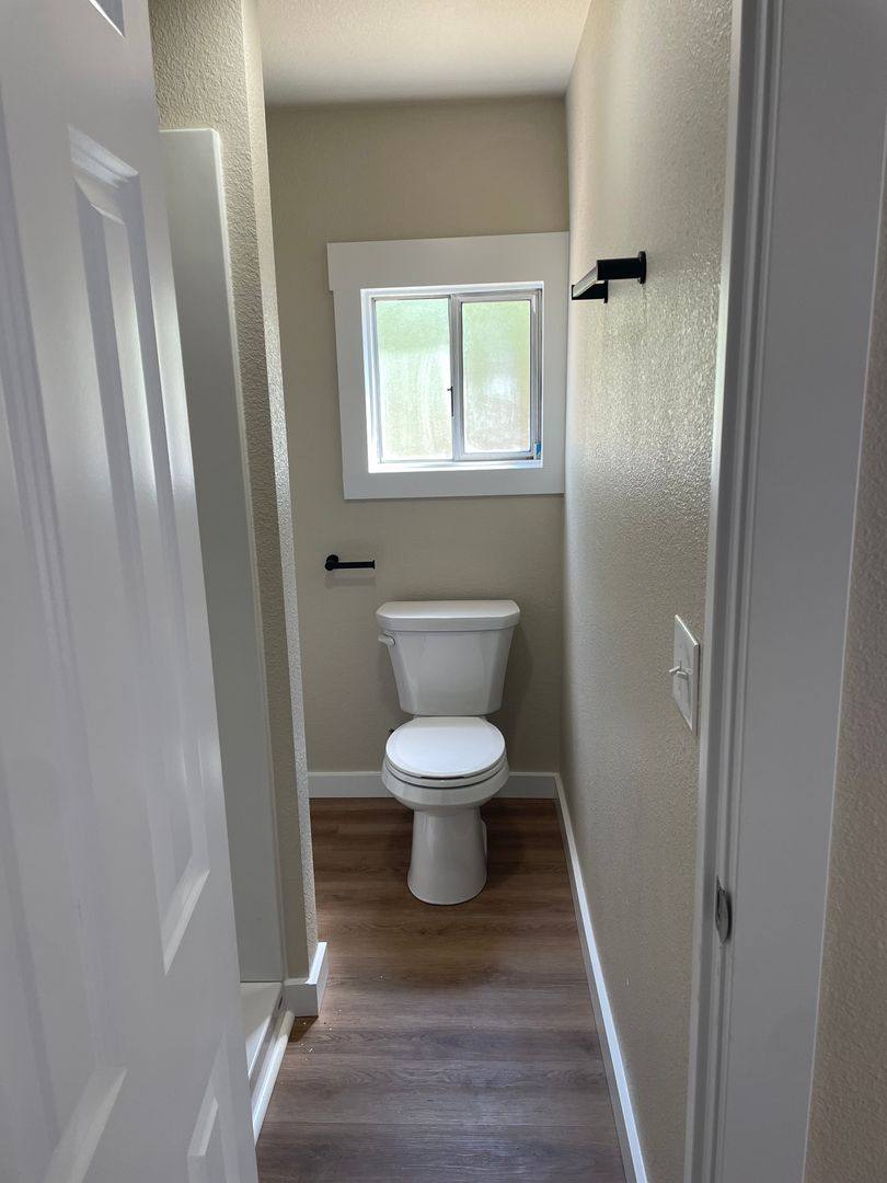 Apartment for rent at 432 Holly St, Medford, OR 97501