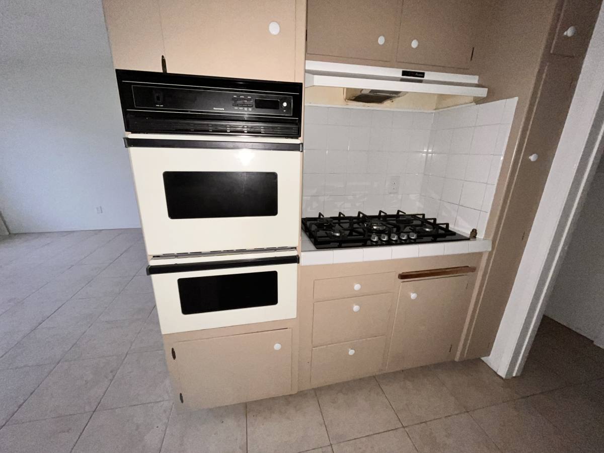 Apartment for rent at 9381 Cellini Ave #3, Garden Grove, CA 92841