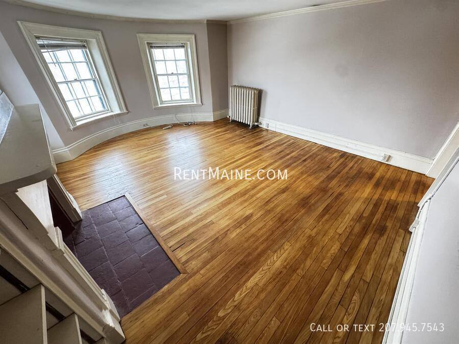 Apartment for rent at 77 Broadway #3A, Bangor, ME 04401